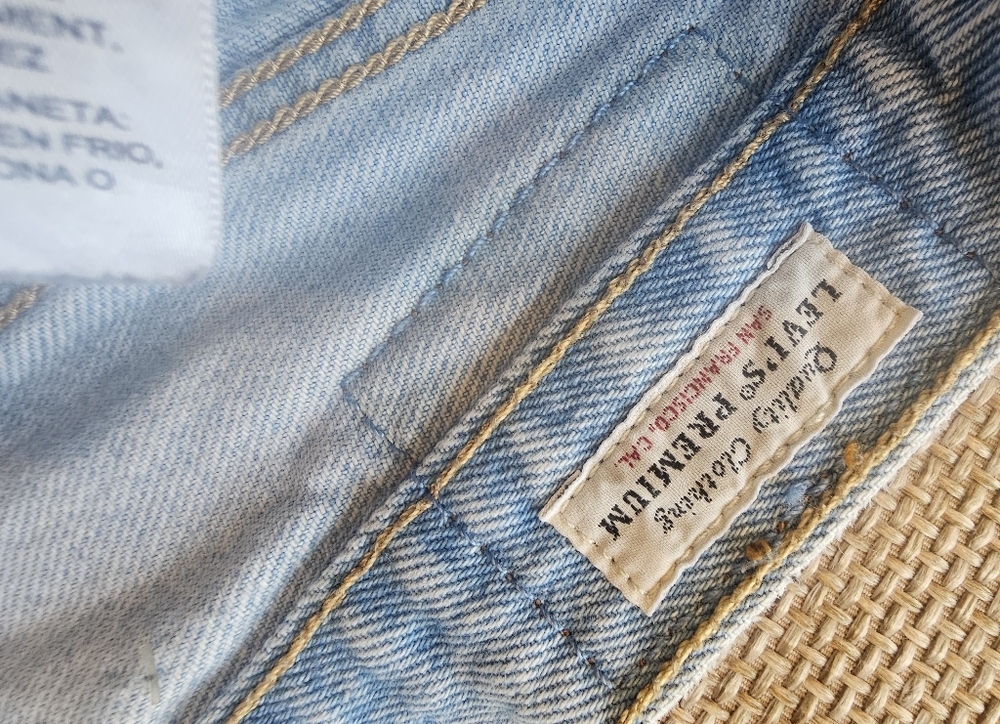 Levi’s 501 Original Light Wash Button Fly Denim Shorts (W25) - Picture 4 of 9